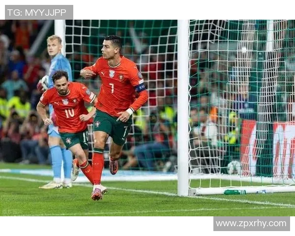 眼斜足球球星逆境中崛起的励志故事与绿茵场辉煌瞬间 眼斜足球球星逆境中崛起的励志故事与绿茵场辉煌瞬间